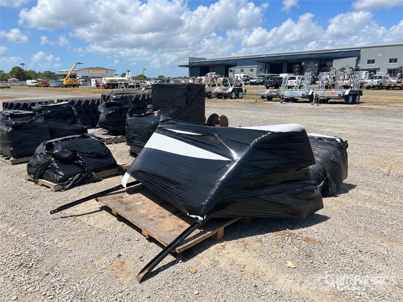 Sitrak Cab Airfoil (Unused) Other trucks