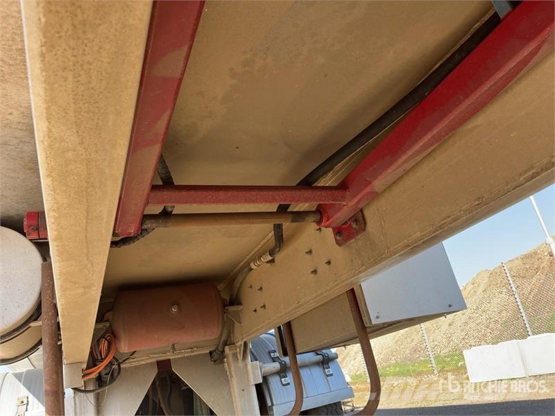 Sloanebuilt 10.9 m Tri/A End Dump Trailer Reboques basculantes