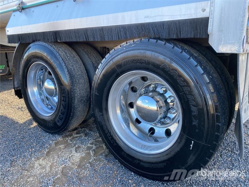 Sloanebuilt 8 m Quad Dog End Dump Trailer Bañera