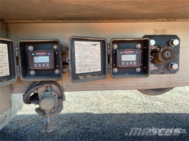 Sloanebuilt 8 m Quad Dog End Dump Trailer Bañera