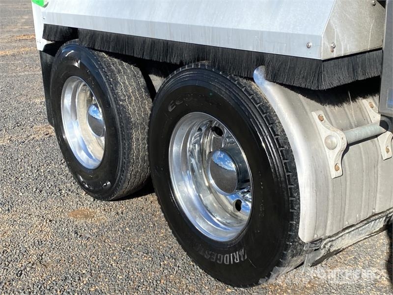 Sloanebuilt 8 m Quad Dog End Dump Trailer Bañera