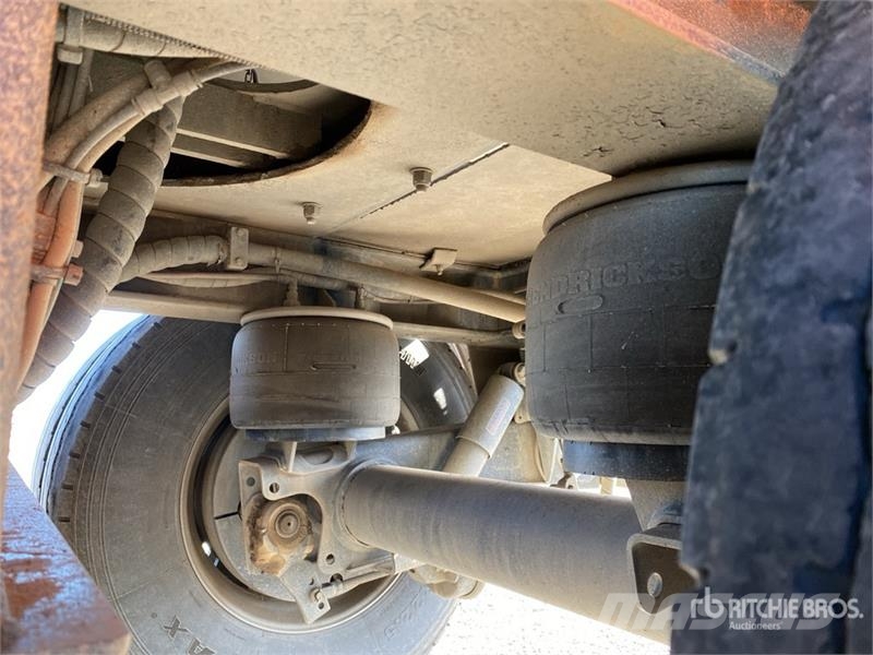 Sloanebuilt 8 m Quad Dog End Dump Trailer Bañera