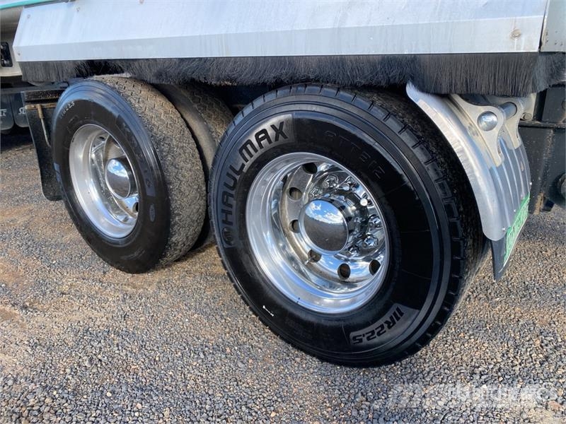 Sloanebuilt 8 m Quad Dog End Dump Trailer Bañera