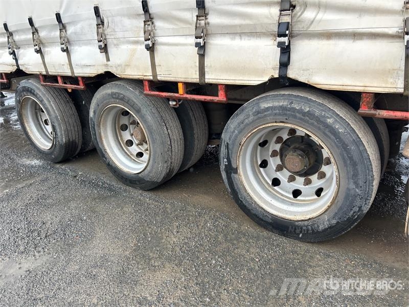 SOUTHERN CROSS 13.4 m Tri/A Step Deck Curtain Side Trailer مقطورات بغطاء جانبي