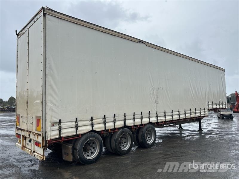 SOUTHERN CROSS 13.4 m Tri/A Step Deck Curtain Side Trailer مقطورات بغطاء جانبي