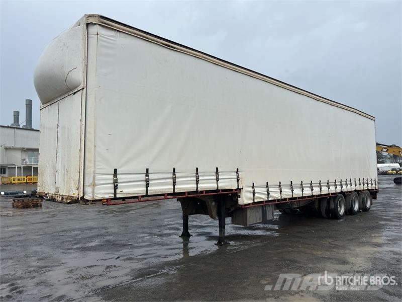SOUTHERN CROSS 13.4 m Tri/A Step Deck Curtain Side Trailer مقطورات بغطاء جانبي