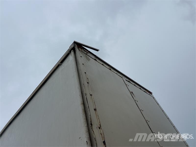 SOUTHERN CROSS 13.4 m Tri/A Step Deck Curtain Side Trailer مقطورات بغطاء جانبي