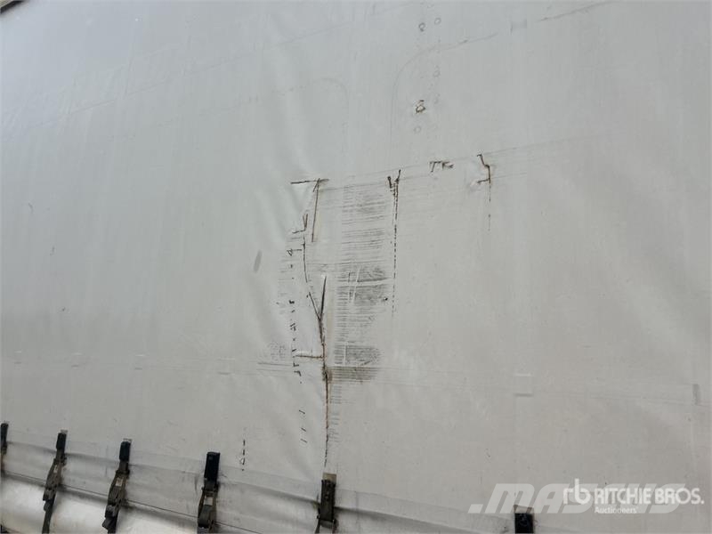 SOUTHERN CROSS 13.4 m Tri/A Step Deck Curtain Side Trailer مقطورات بغطاء جانبي