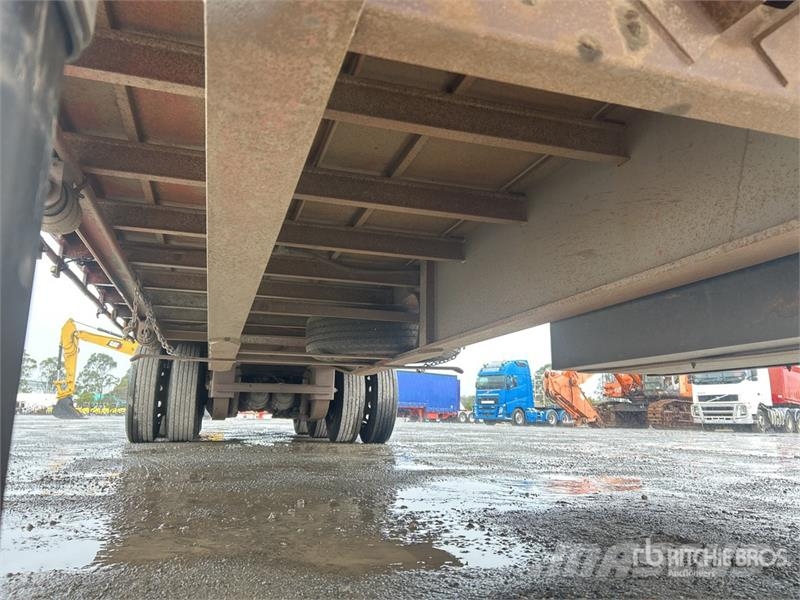 SOUTHERN CROSS 13.4 m Tri/A Step Deck Curtain Side Trailer مقطورات بغطاء جانبي