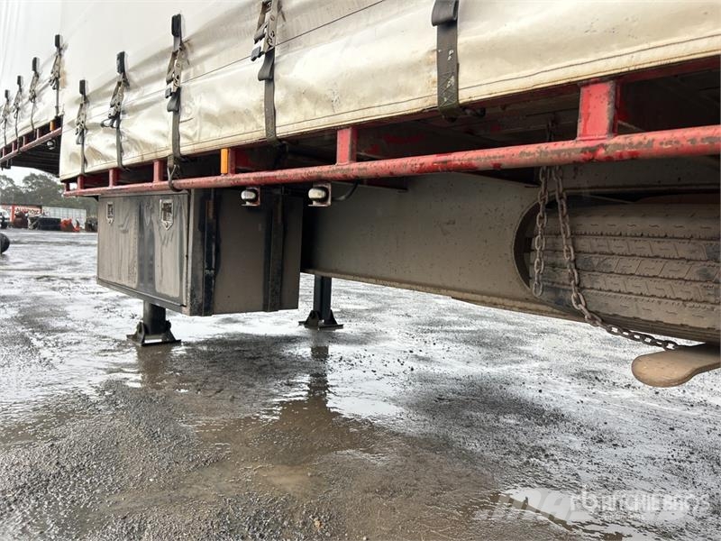 SOUTHERN CROSS 13.4 m Tri/A Step Deck Curtain Side Trailer مقطورات بغطاء جانبي