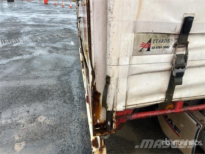 SOUTHERN CROSS 13.4 m Tri/A Step Deck Curtain Side Trailer مقطورات بغطاء جانبي