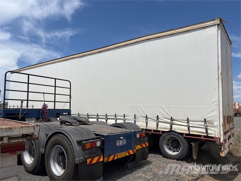 SOUTHERN CROSS 13.5 m Tri/A Step Deck Curtain Side Trailer Kapell trailer/semi