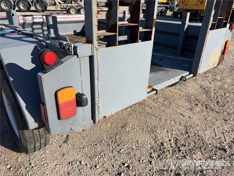 SOUTHERN CROSS 2.4 m Bogie/A Equipment Trailer Car carrier