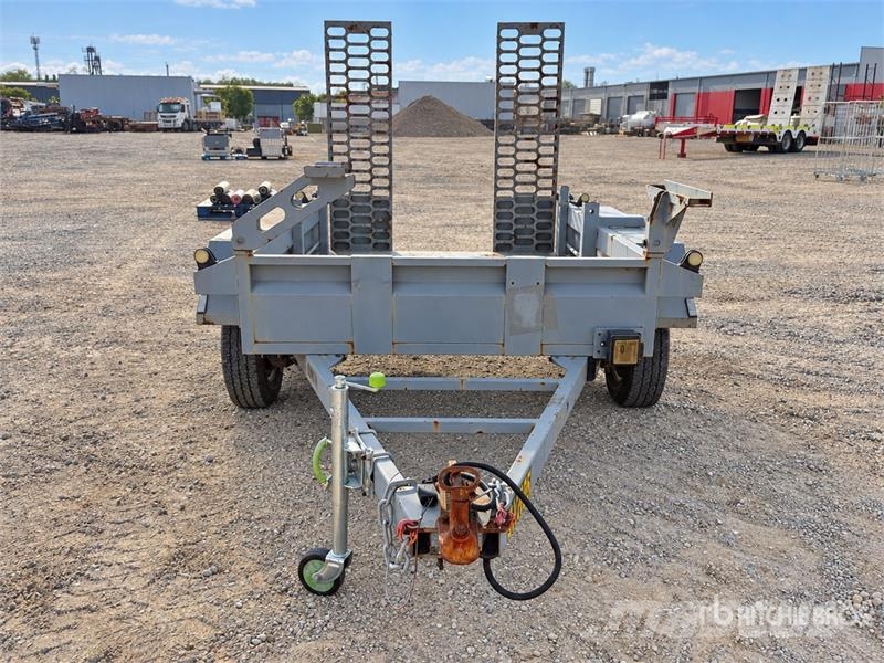 SOUTHERN CROSS 2.4 m Bogie/A Equipment Trailer Car carrier