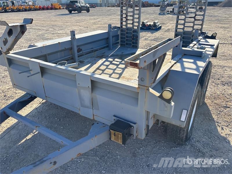 SOUTHERN CROSS 2.4 m Bogie/A Equipment Trailer Car carrier