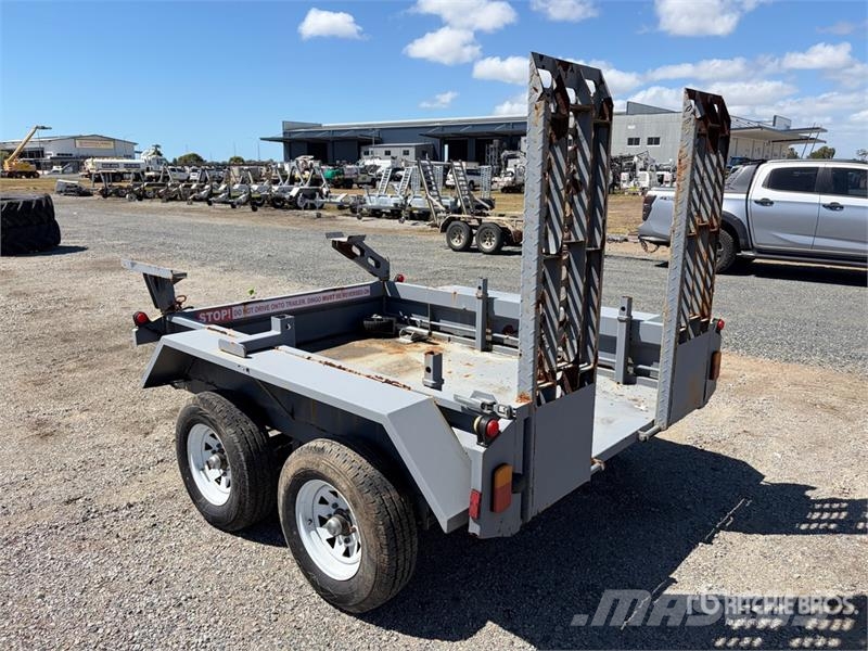 SOUTHERN CROSS Equipment Trailer مقطورات مركبات نقل