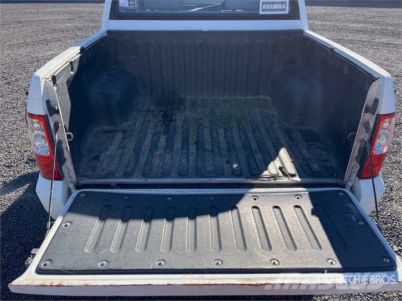 Ssangyong 290Z 4x2 Dual Cab Pickup Drugi