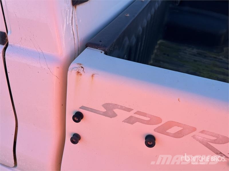 Ssangyong 290Z 4x2 Dual Cab Pickup Drugi