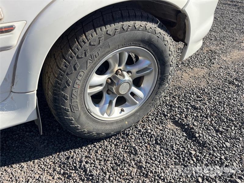 Ssangyong 290Z 4x2 Dual Cab Pickup Drugi