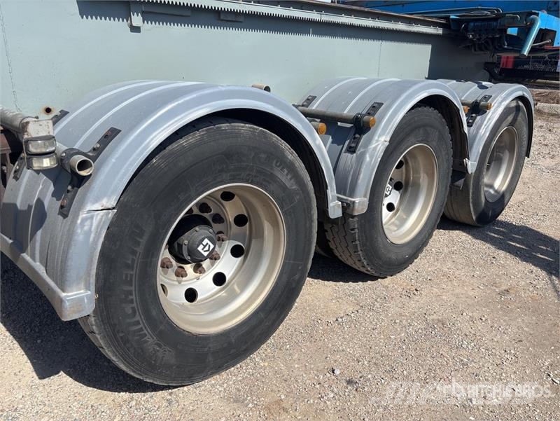 Steelbro 13.6 m Tri/A Side Loading Container Trailer Container trailers