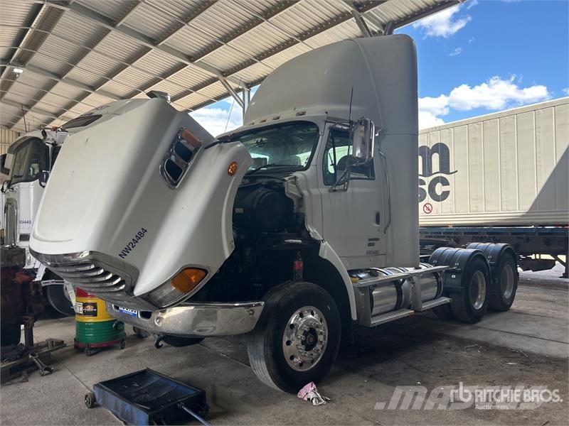 Sterling HX9500 6x4 T/A Day Cab Truck Tractor Naudoti vilkikai