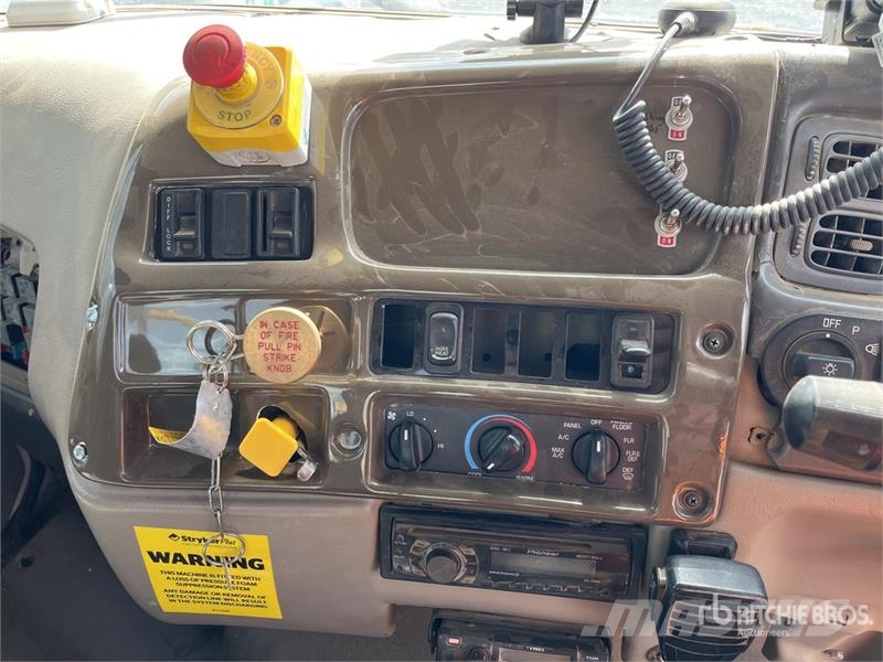 Sterling LT7500 8x4 Twin-Steer Fuel Truck Tanker trucks