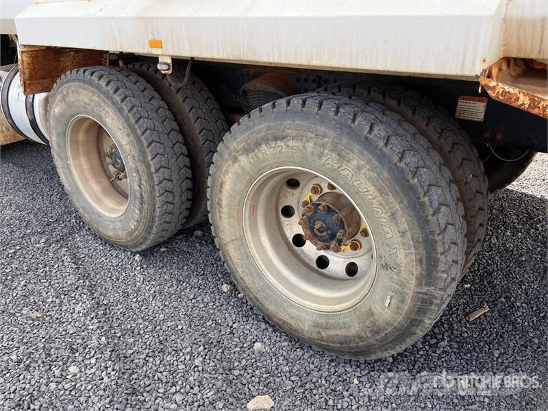 Sterling LT7500 8x4 Twin-Steer Fuel Truck Tanker trucks