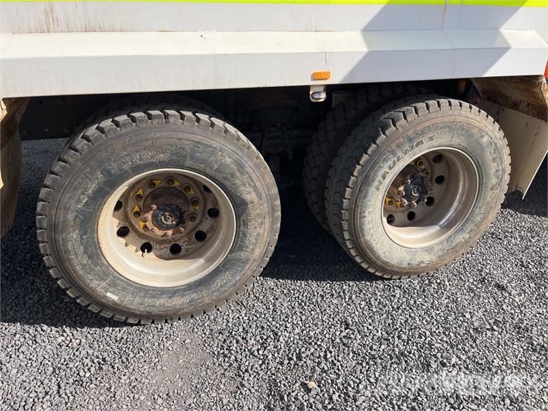 Sterling LT7500 8x4 Twin-Steer Fuel Truck Tanker trucks