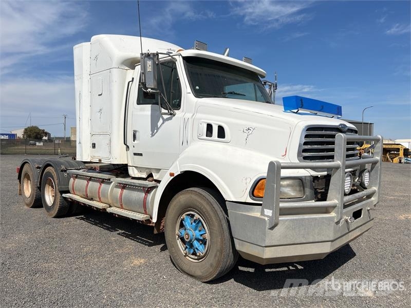 Sterling LT9500 Тягачі