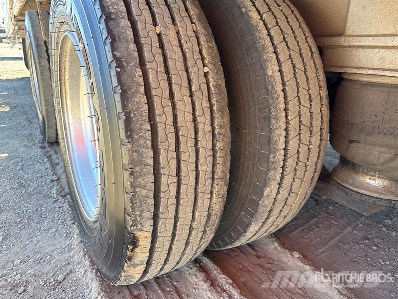  Stonestar Tri/A 13.3 m - 19.4 m Extendable Step De Низькорамні причепи