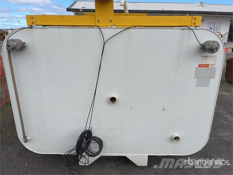 T-REX Industries TRI-15000 L Truck Mounted Water T Fuel and additive tanks
