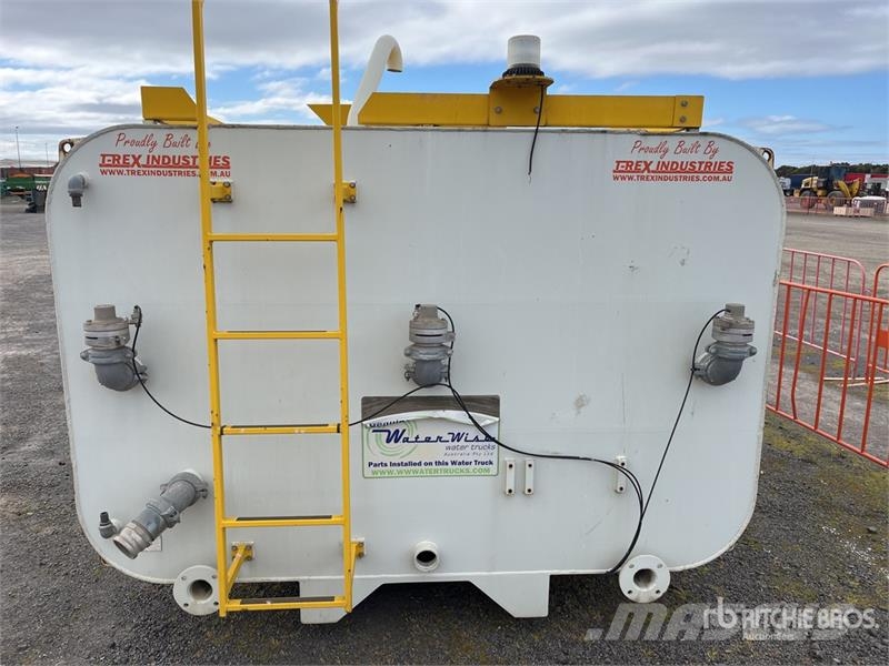 T-REX Industries TRI-15000 L Truck Mounted Water T Fuel and additive tanks
