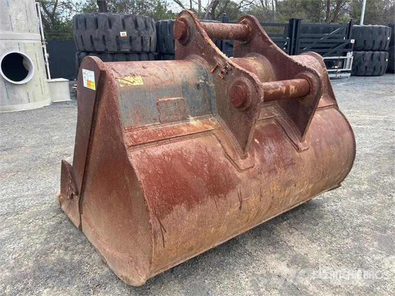 TE 1750 mm Q/C Digging Excavator Bucket - Fits Hit 挖斗