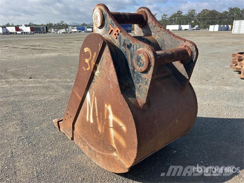 TE 900 mm Q/C Digging Excavator Bucket - Fits Hita Buckets
