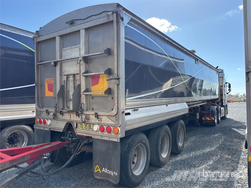  Tefco 10.8 m Tri/A End Dump Trailer Самоскиди