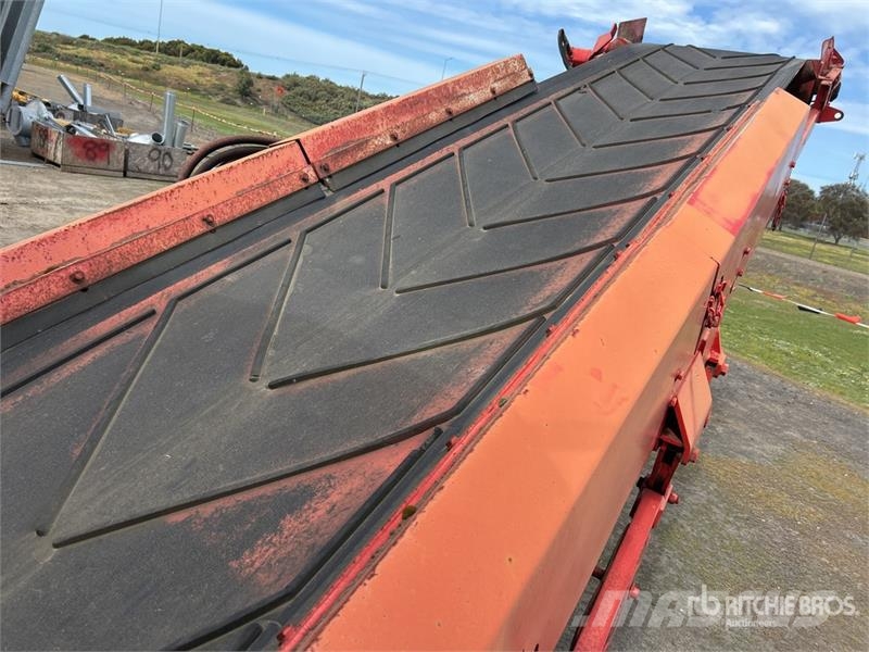 Terex 760T Tracked Trommel Screen الطبلة