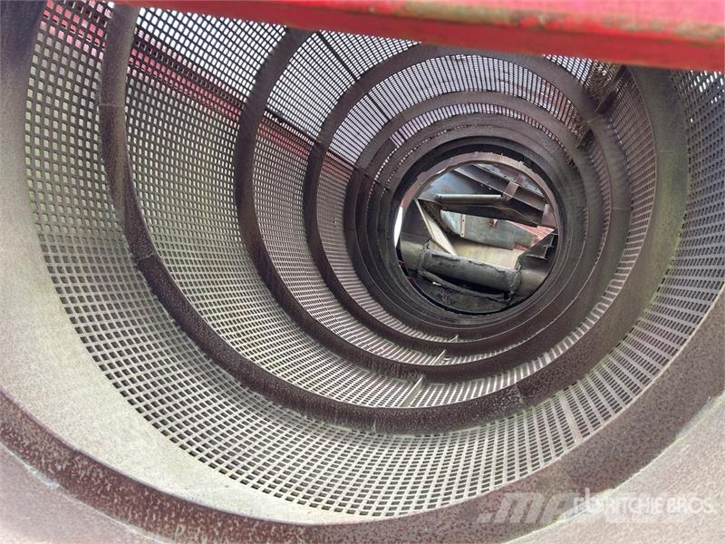 Terex 760T Tracked Trommel Screen الطبلة