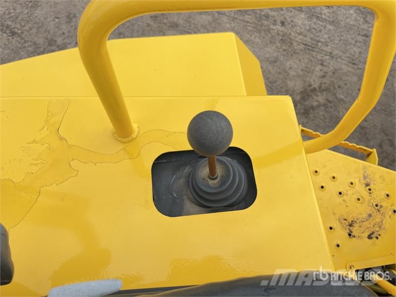  Thwaits 6 ton 4x4 Swivel Dumper عربات نقل قلابة للمواقع