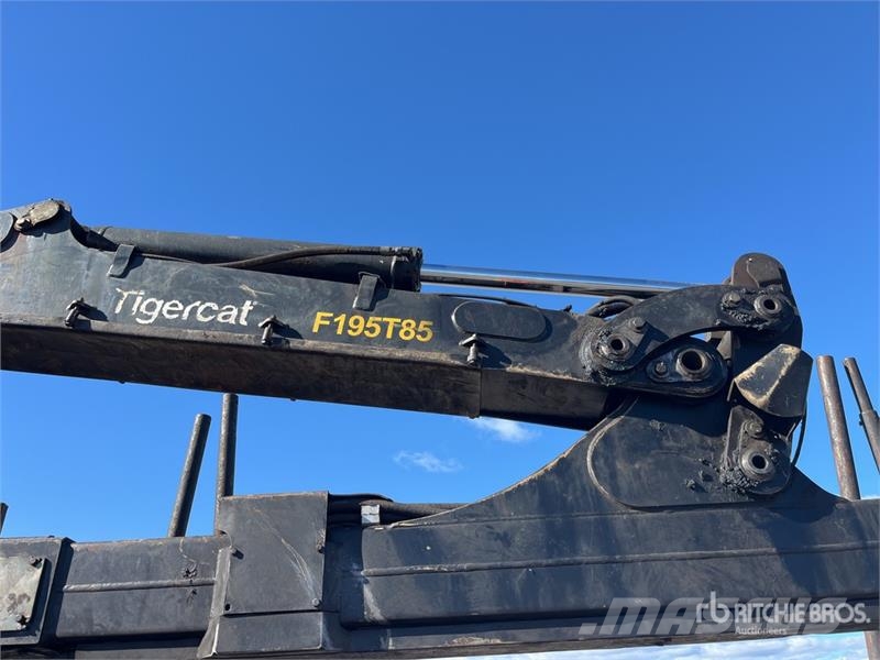 Tigercat 1075B 8x8 Series ll Log Forwarder Forwarder