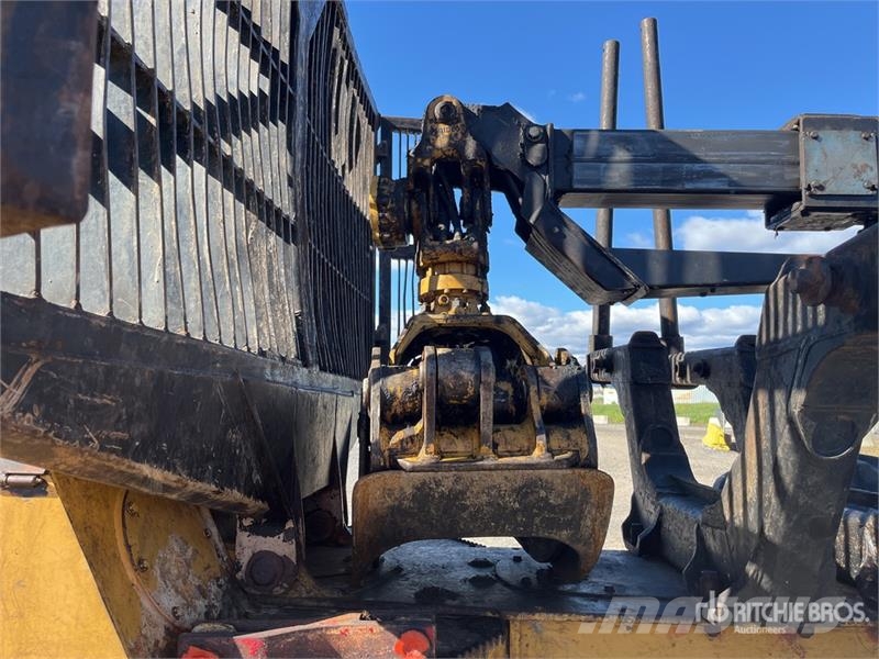 Tigercat 1075B 8x8 Series ll Log Forwarder Forwarder