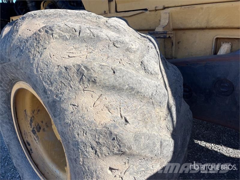 Tigercat 1075B 8x8 Series ll Log Forwarder Forwarder