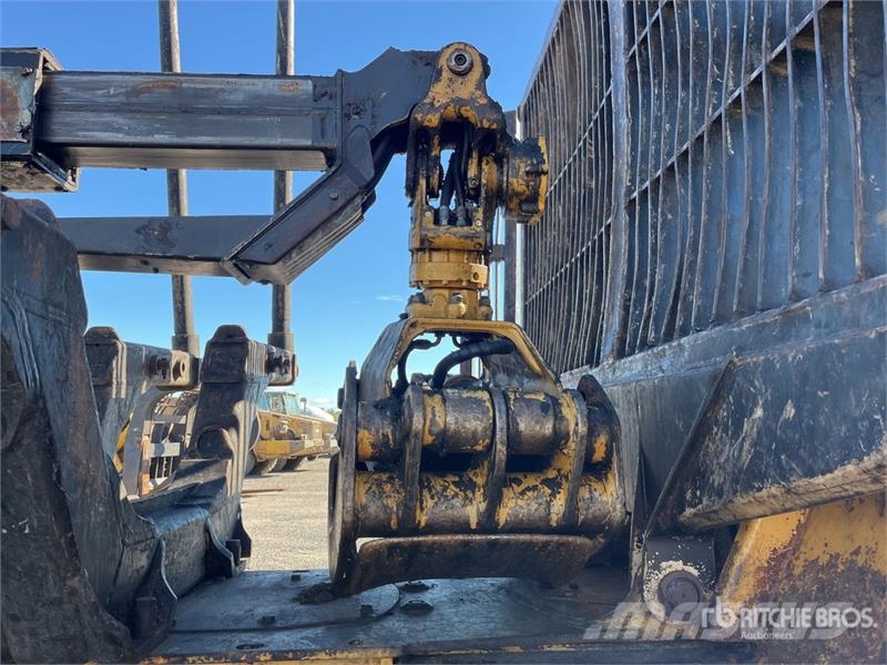Tigercat 1075B 8x8 Series ll Log Forwarder Forwarder