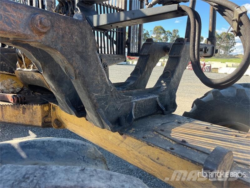 Tigercat 1075B 8x8 Series ll Log Forwarder Forwarder