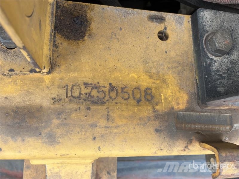 Tigercat 1075B 8x8 Series ll Log Forwarder Форвардери