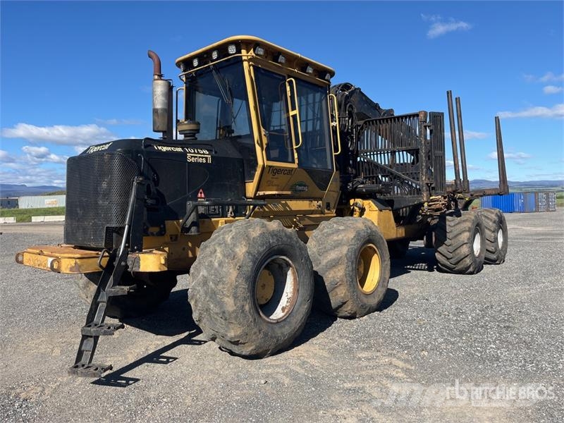 Tigercat 1075B 8x8 Series ll Log Forwarder Forwarder