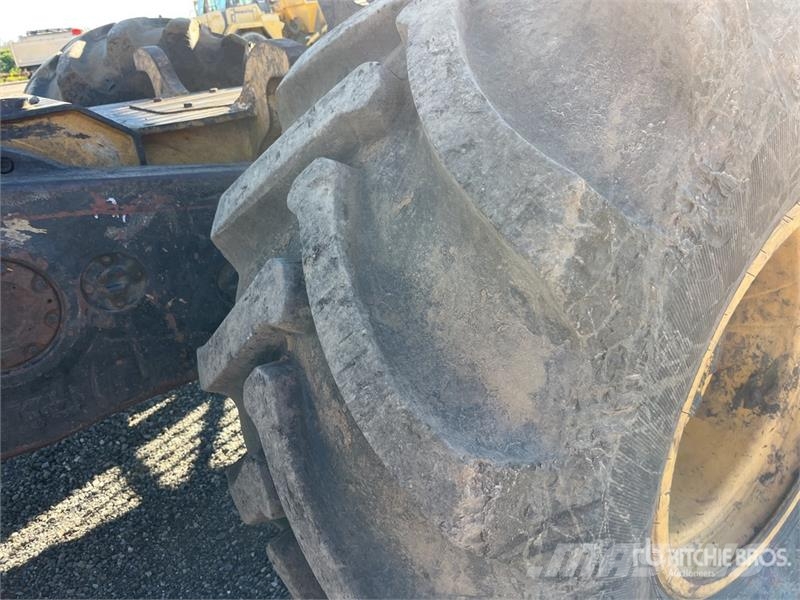Tigercat 1075B 8x8 Series ll Log Forwarder Forwarder