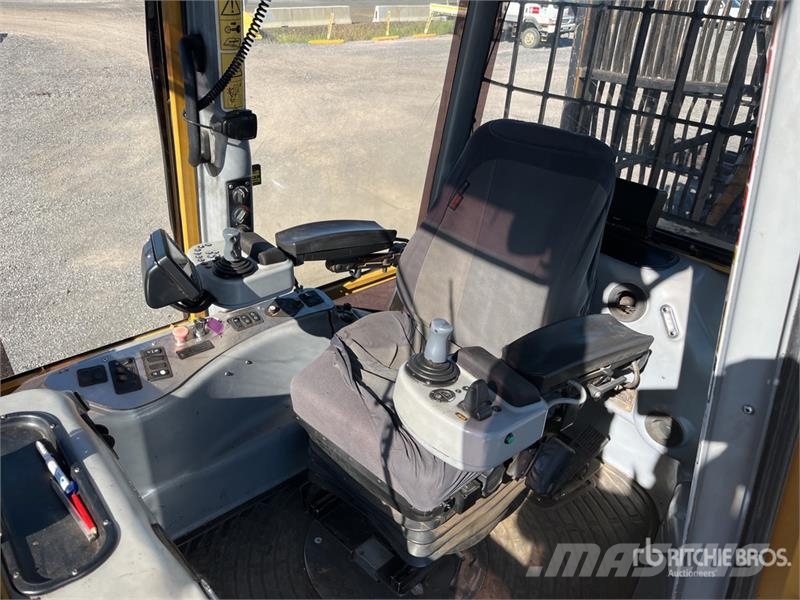 Tigercat 1075B 8x8 Series ll Log Forwarder Forwarder
