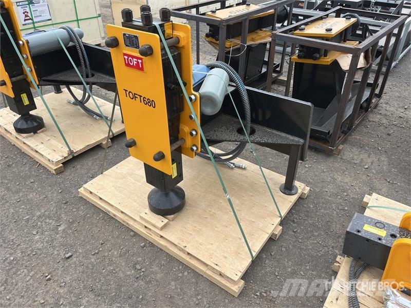 TOFT 680 Skid Steer Post Driver (Unused) Piirdeaia varustus