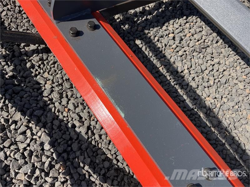 TOFT STG74 1890 mm Skid Steer Grader (Unused) Other components