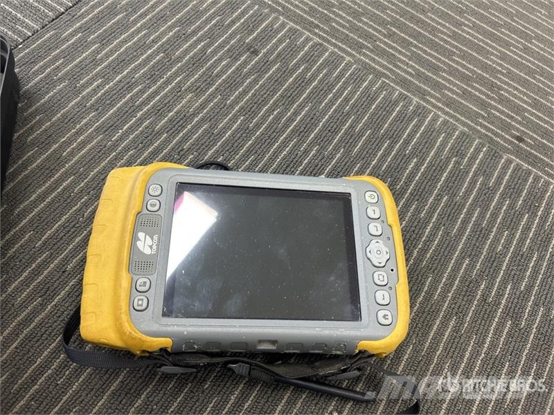 Topcon GPS System الأدوات ومعدات الأتمتة والقياس